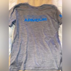 BOYS under armor tee
